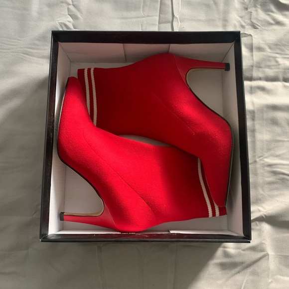 SOCK BOOTIES - Picture 1 of 3